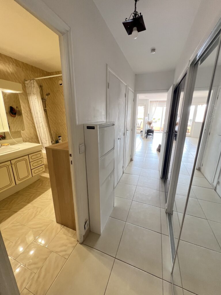 Vue mer, calme, terrasse , Villefranche-sur-mer ISM Property
