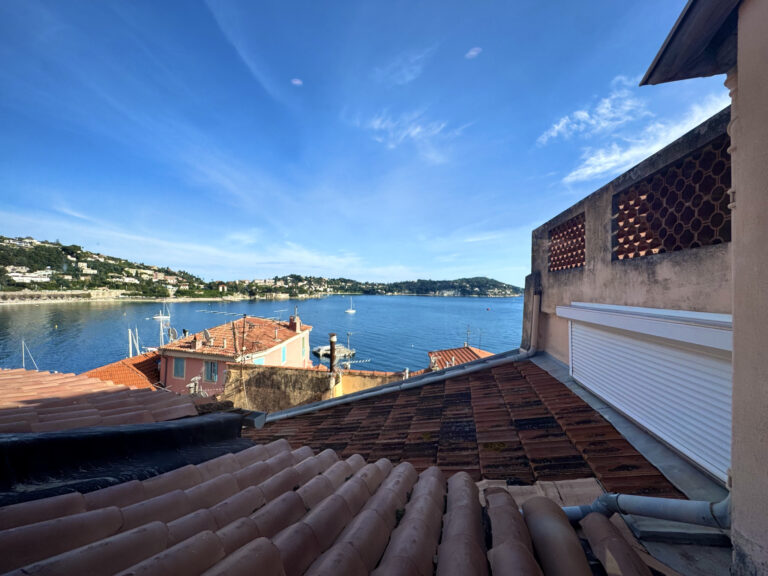 Sea view, old town , near beaches of Villefranche sur mer ISM Property
