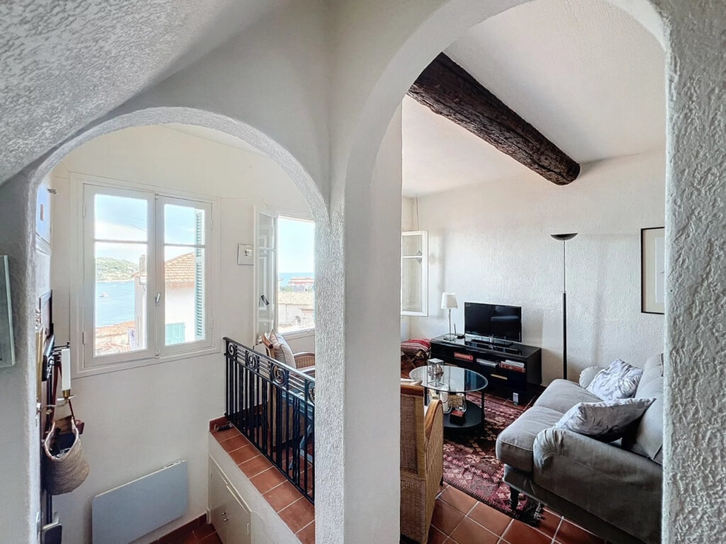 Open sea view, border beaches, old town of Villefranche sur mer ISM Property