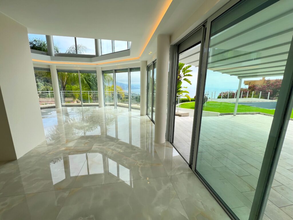 Vue mer panoramique , villa moderne au calme ISM Property