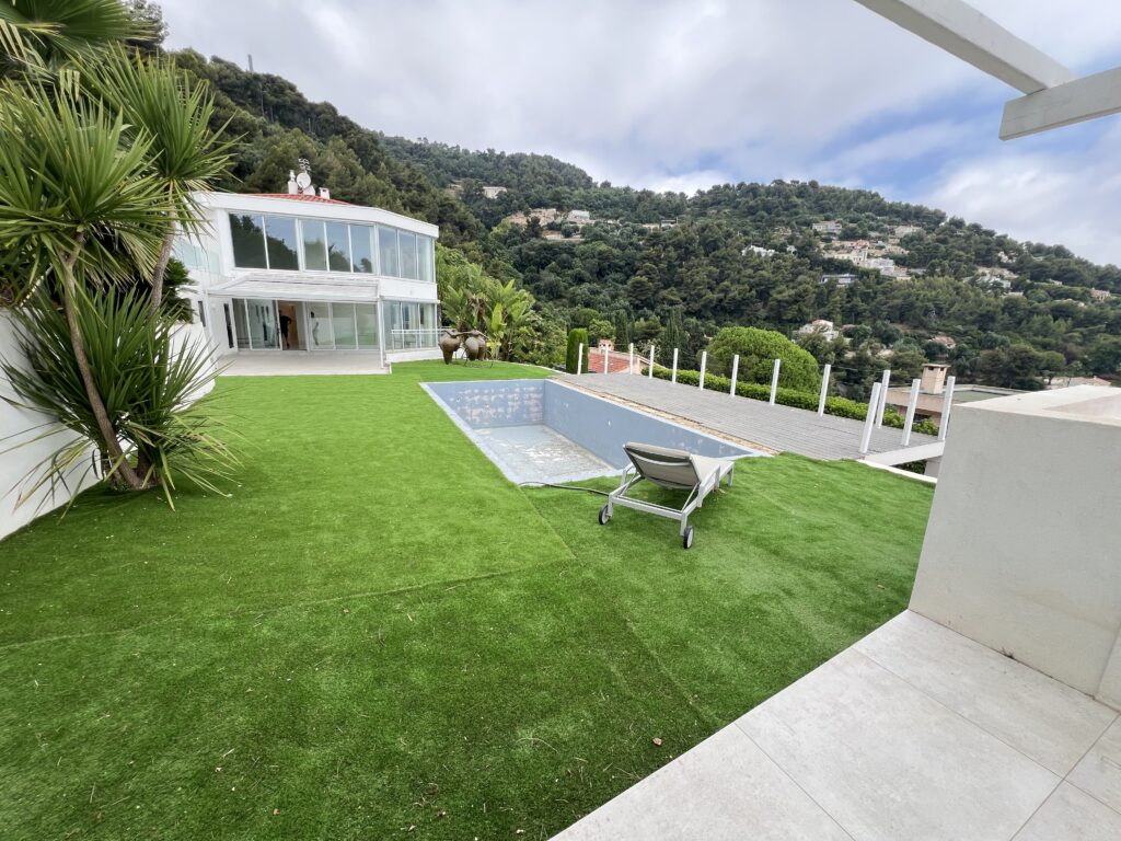 Vue mer panoramique , villa moderne au calme ISM Property