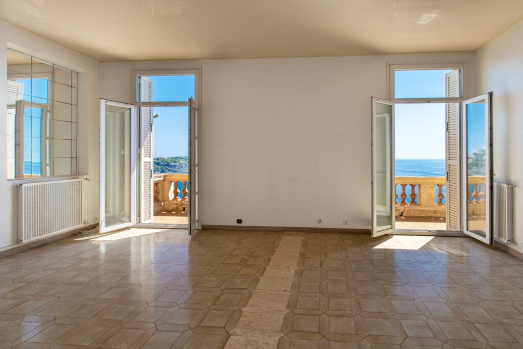 Villa with Open sea view, border Monaco , near beaches ISM Property