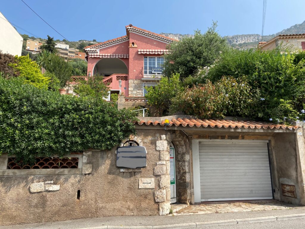 Sea view, near beaches ISM Property