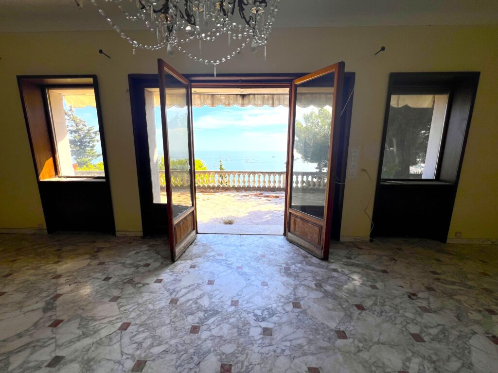Open sea view and view over Monaco, 3 villas ISM Property