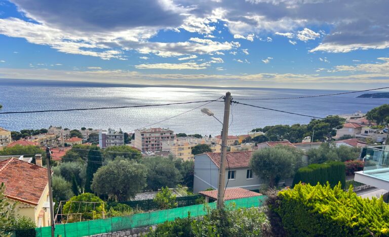 Sea view, near beaches ISM Property