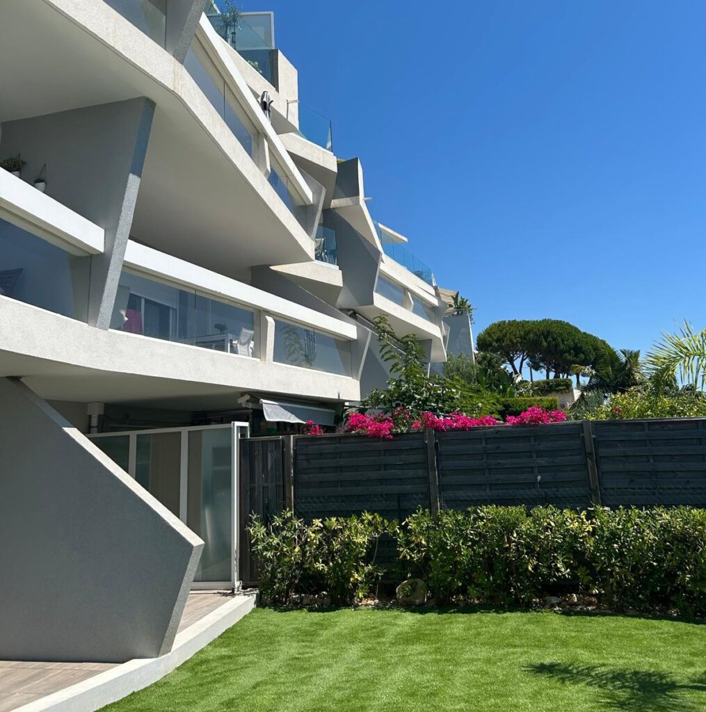 Jardin privatif, grande terrasse, centre ville ISM Property
