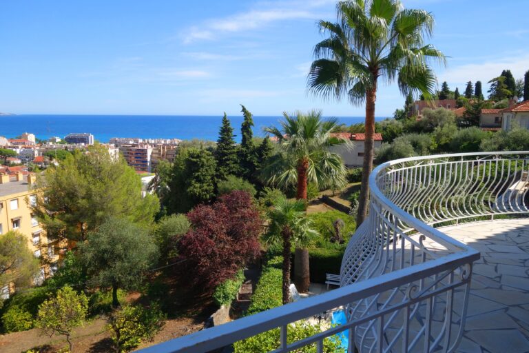 Open sea view, quiet area , large pool ISM Property