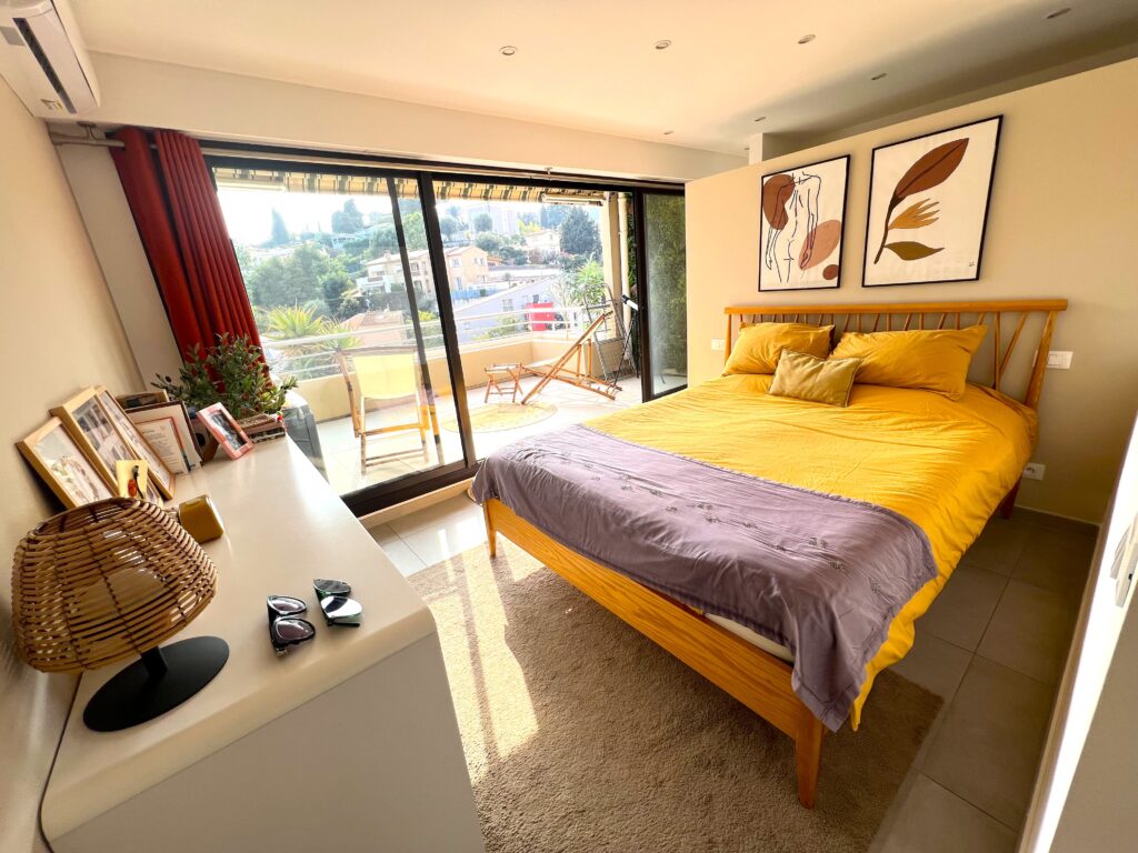 Proche MONACO, proche plages, grandes terrasses, calme ISM Property