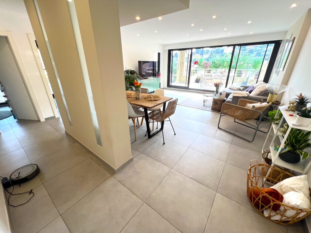 Proche MONACO, proche plages, grandes terrasses, calme ISM Property