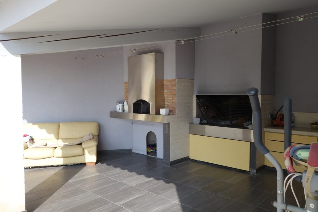 Proche MONACO, vue mer , jardin , jacuzzi ISM Property