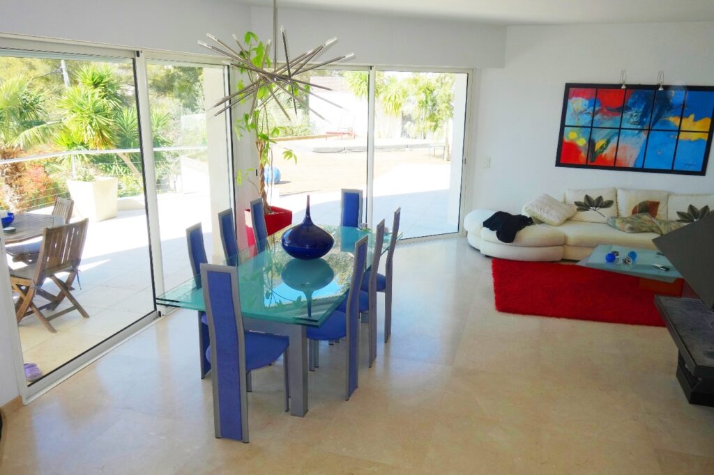 Proche MONACO, vue mer , jardin , jacuzzi ISM Property