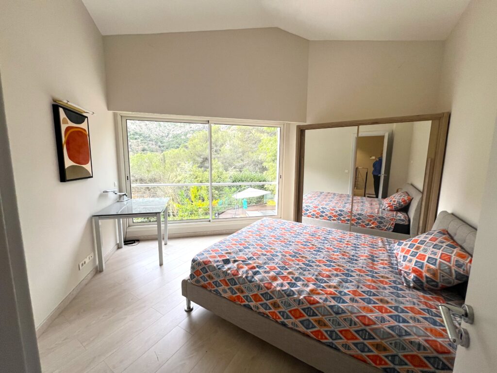 Proche MONACO, vue mer , jardin , jacuzzi ISM Property