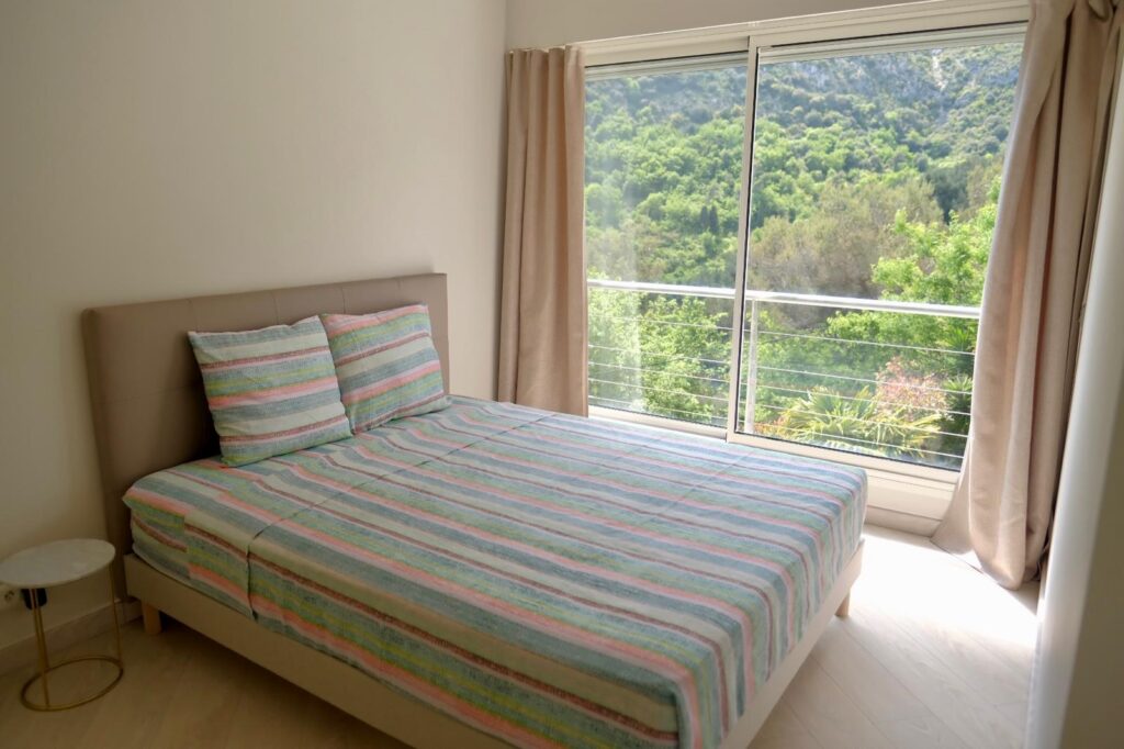 Proche MONACO, vue mer , jardin , jacuzzi ISM Property