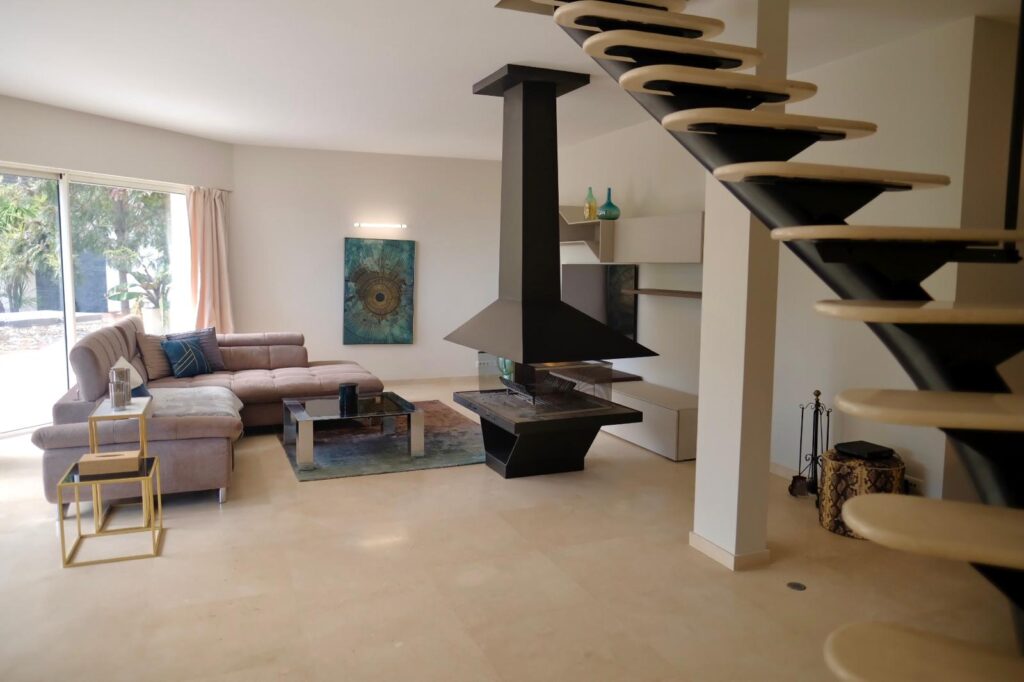 Proche MONACO, vue mer , jardin , jacuzzi ISM Property