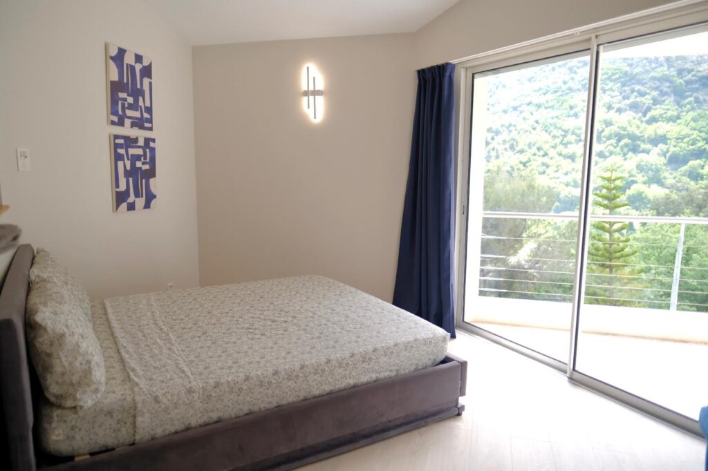 Proche MONACO, vue mer , jardin , jacuzzi ISM Property
