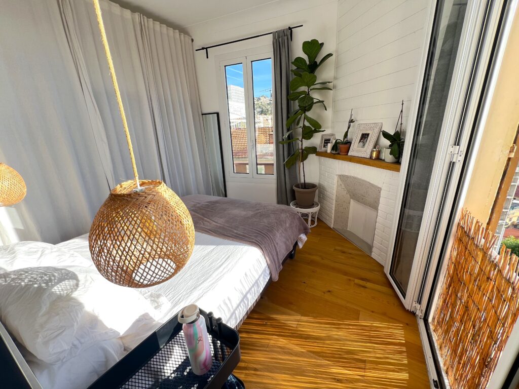 Open sea view, near beaches , Monaco next door. ISM Property