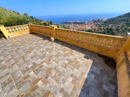 Open view over MONACO, villa to renovation ISM Property