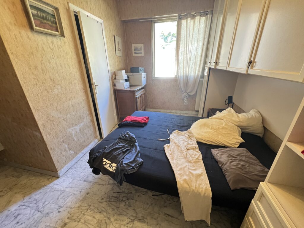 Beaches and town center walk distance ISM Property