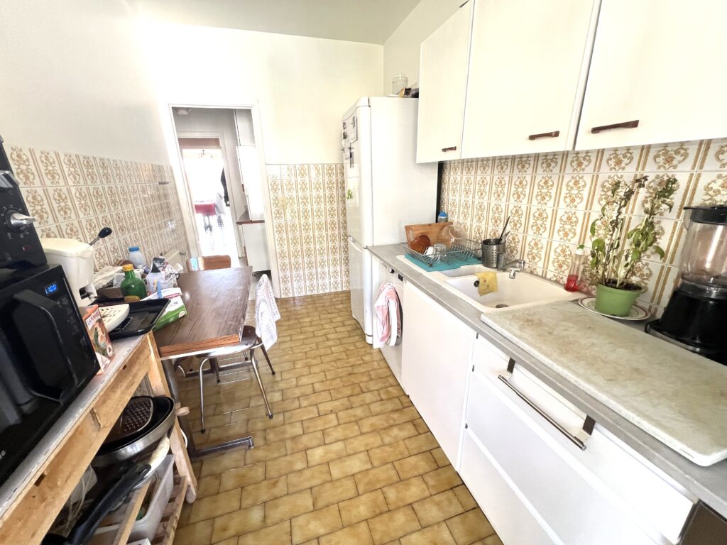 Beaches and town center walk distance ISM Property