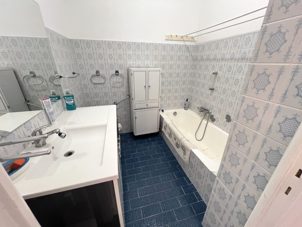 Beaches and town center walk distance ISM Property