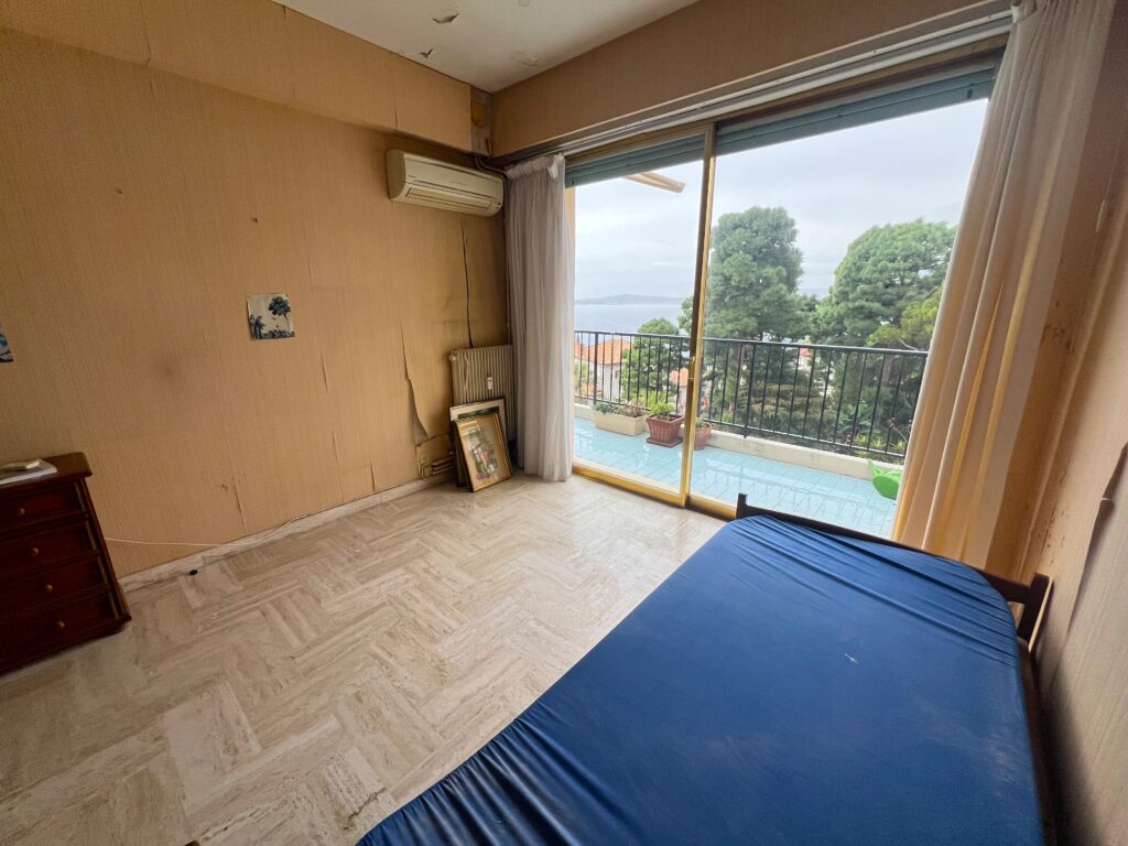 Open sea view, pool, famous luxury building