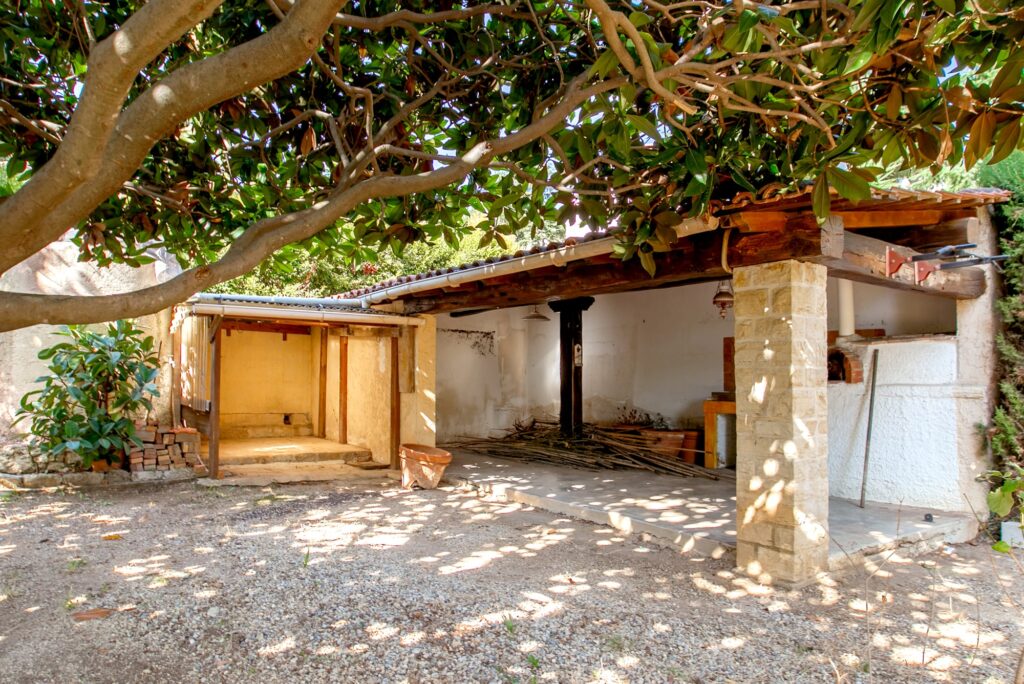 Villa near beaches, near town center ISM Property