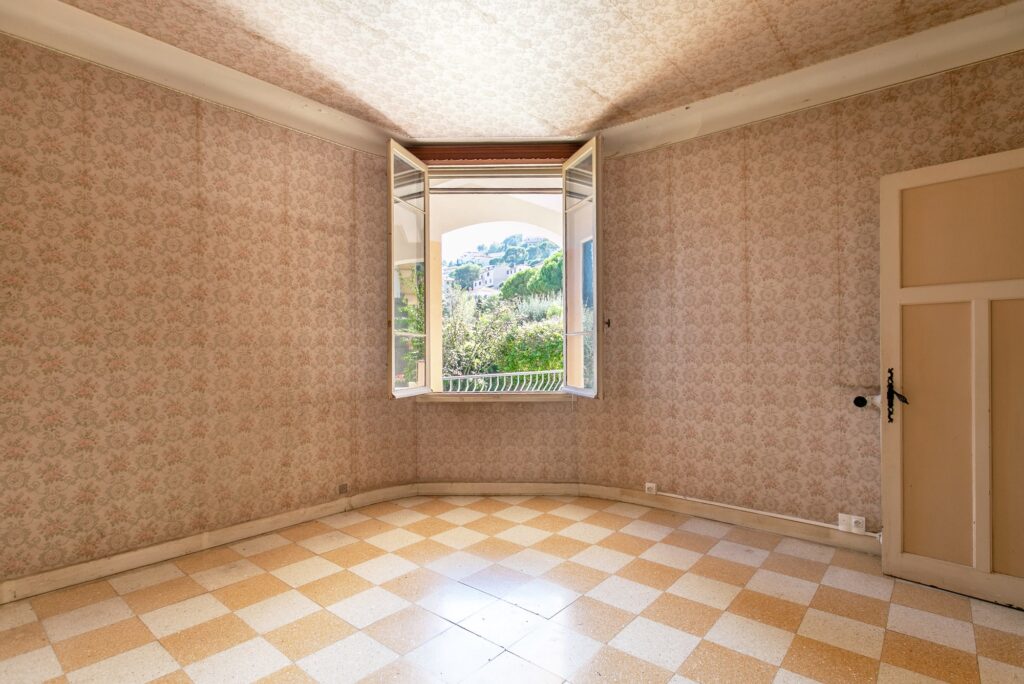 Villa near beaches, near town center ISM Property