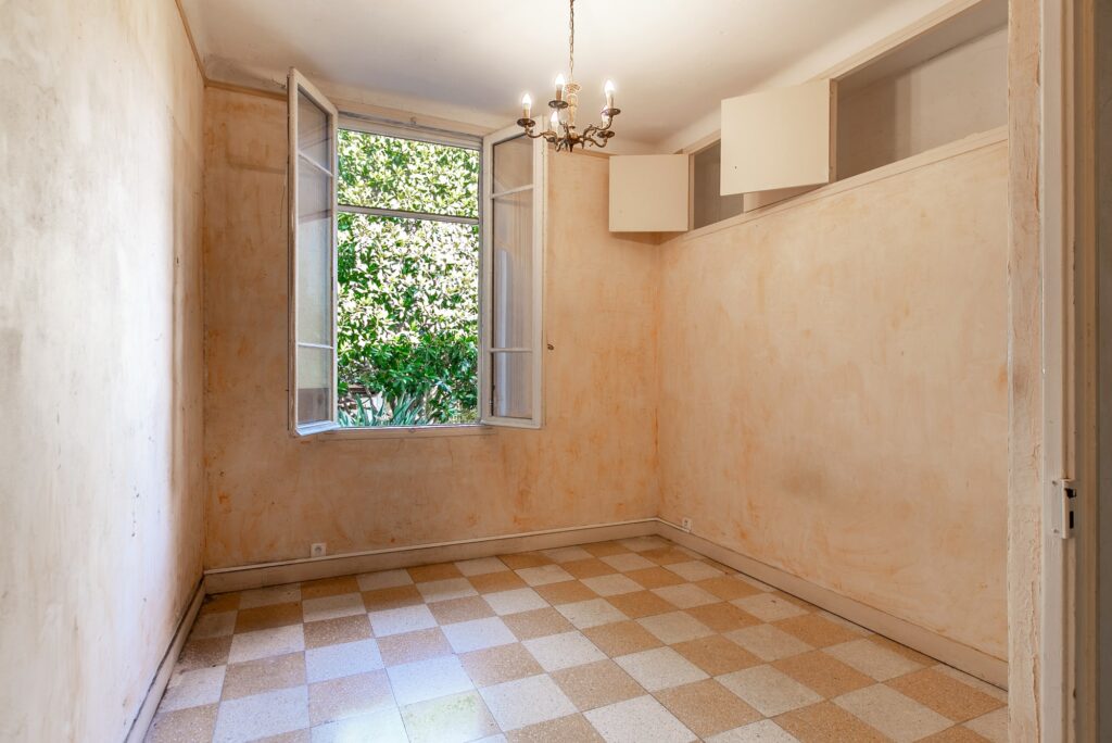 Villa near beaches, near town center ISM Property