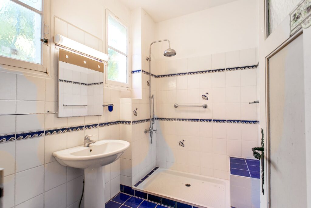 Villa near beaches, near town center ISM Property