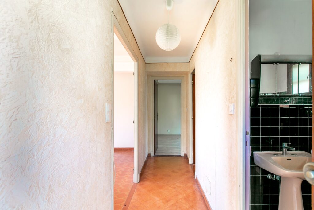 Villa near beaches, near town center ISM Property