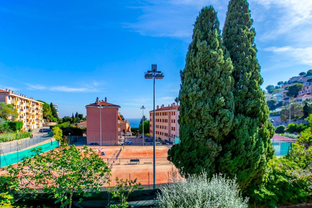 Villa near beaches, near town center ISM Property