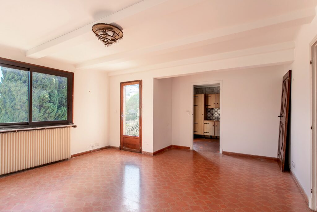 Villa near beaches, near town center ISM Property