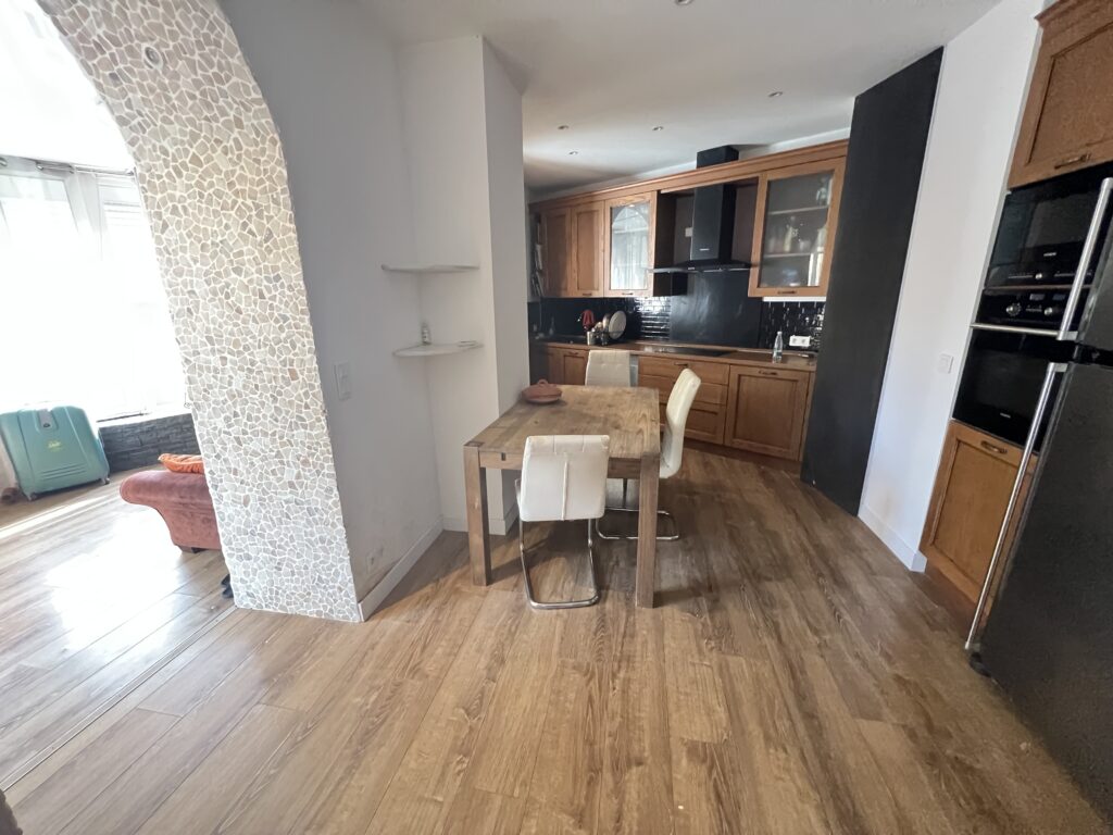 Border MONACO, larger terrace ISM Property