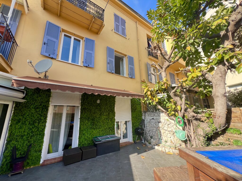 Border MONACO, larger terrace ISM Property