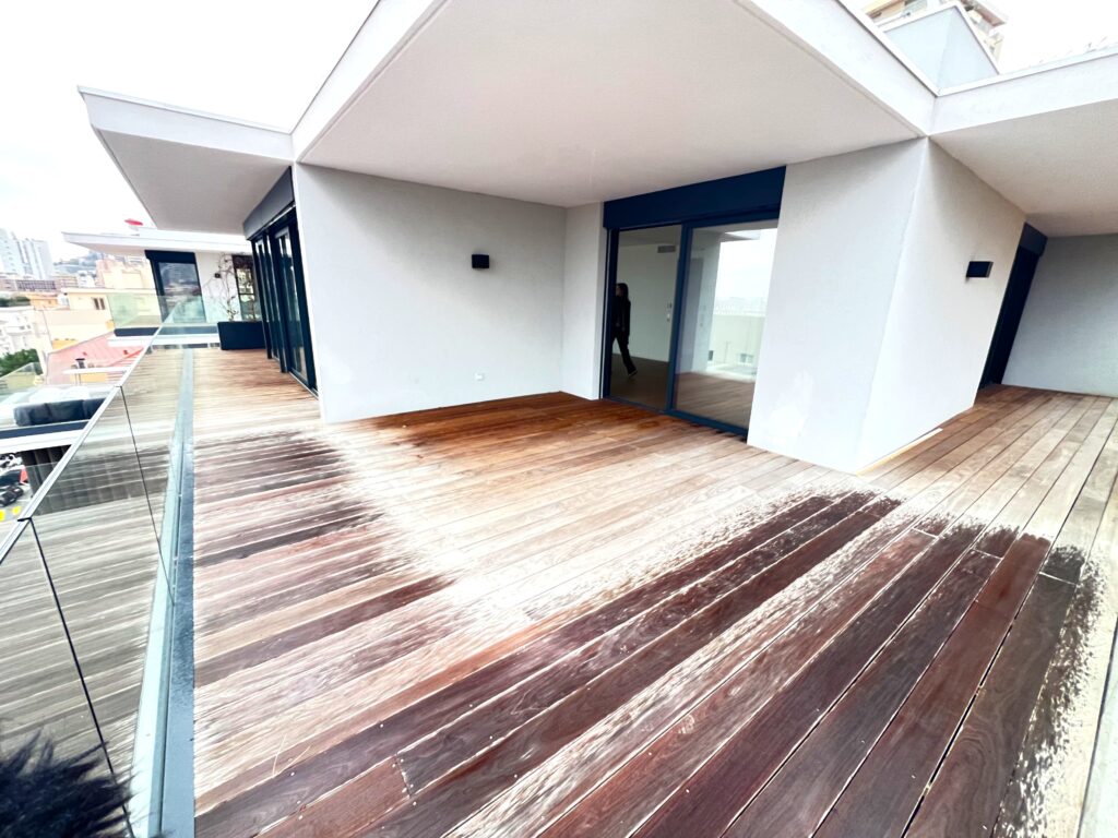 Roof terrace, border Monaco ISM Property