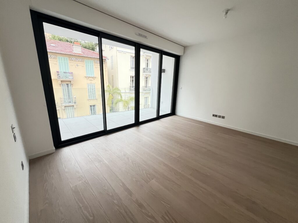 Roof terrace, border Monaco ISM Property