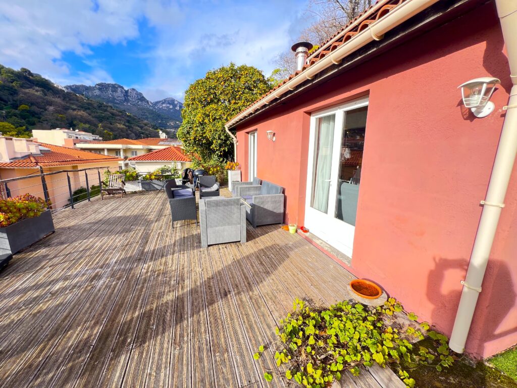 Vue , calme , Borrigo ISM Property