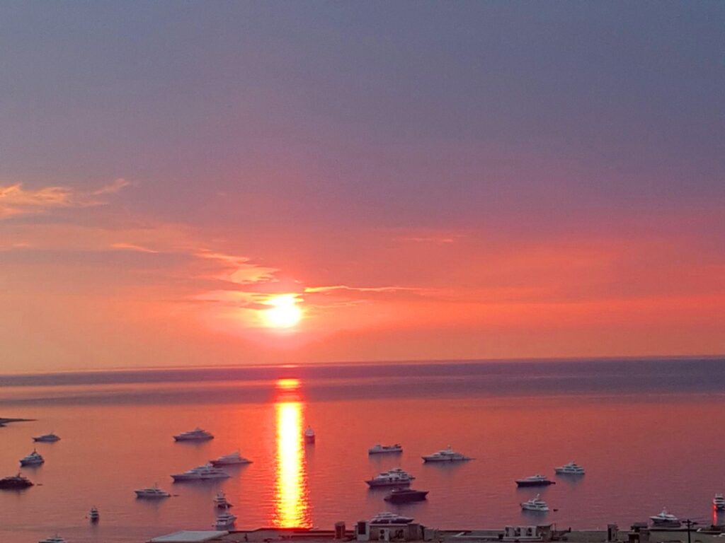 House semi-detached, border Monaco, open sea view ISM Property