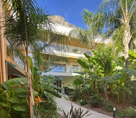 Limitrophe plages, restaurants , proche MONACO ISM Property