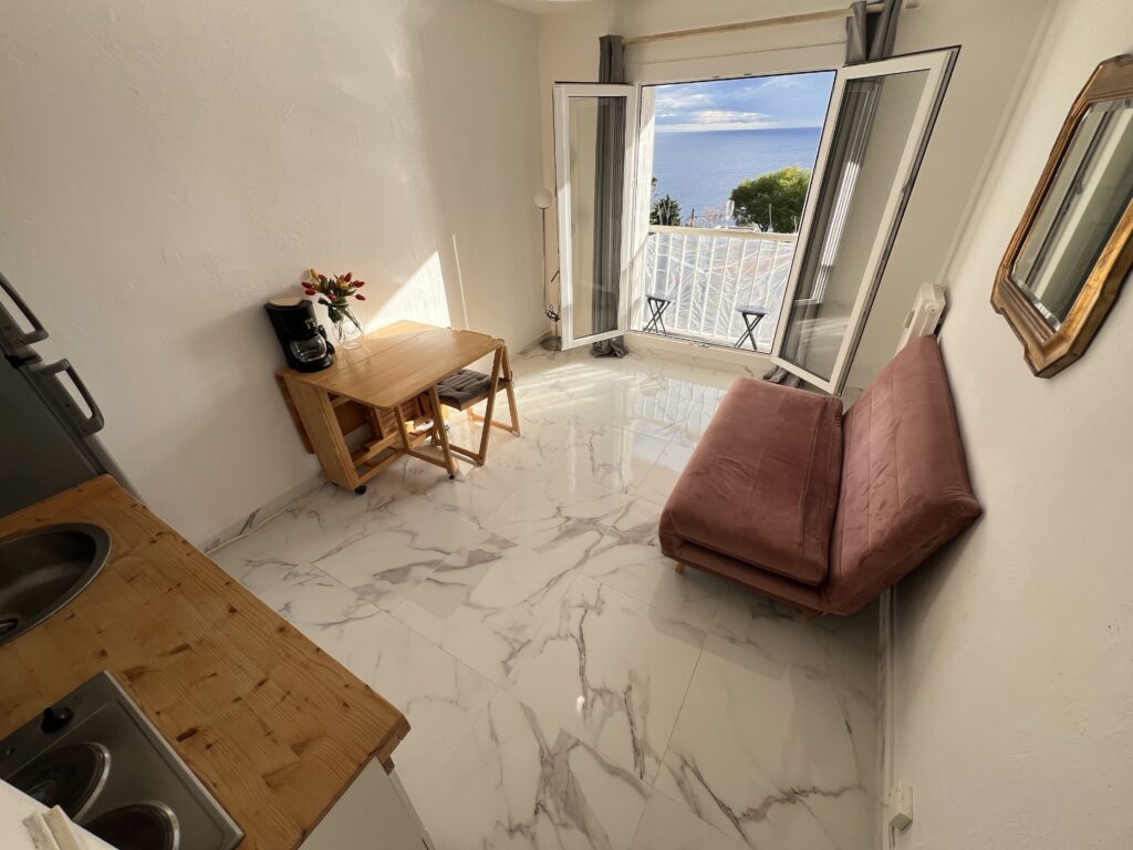 Limitrophe Monaco et la plage