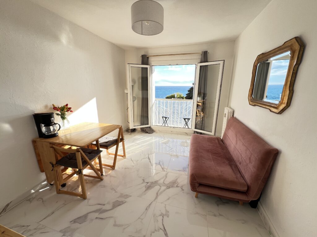 Limitrophe Monaco et la plage