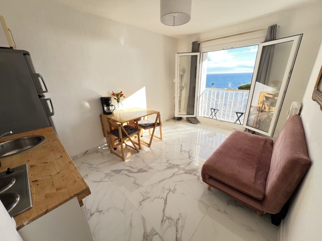 Limitrophe Monaco et la plage