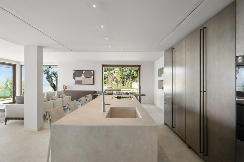 THE BEAST on French Riviera, best localisation ! ISM Property