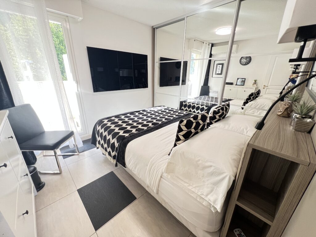 Border MONACO, terrace 60sqm, open sea view ISM Property