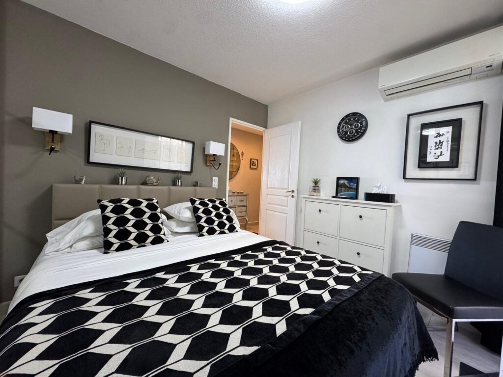 Border MONACO, terrace 60sqm, open sea view ISM Property