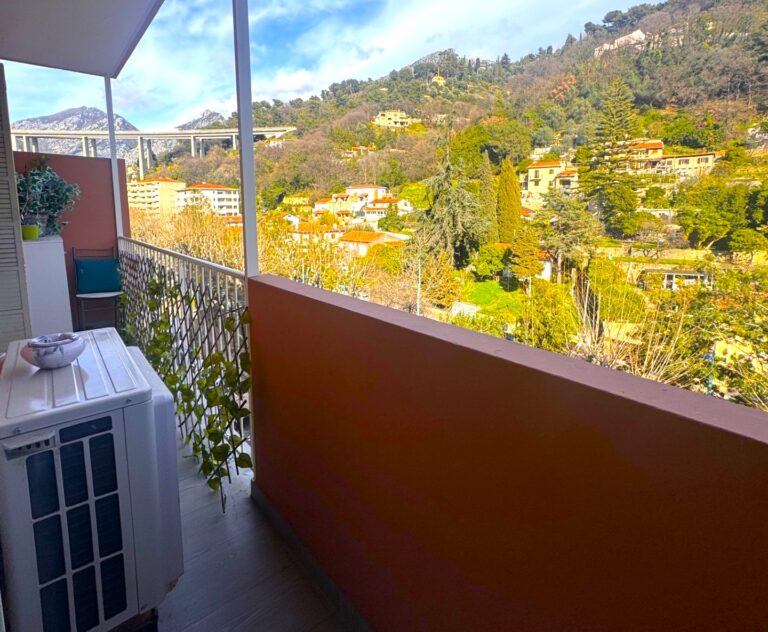 Menton , apartment with terrace ISM Property