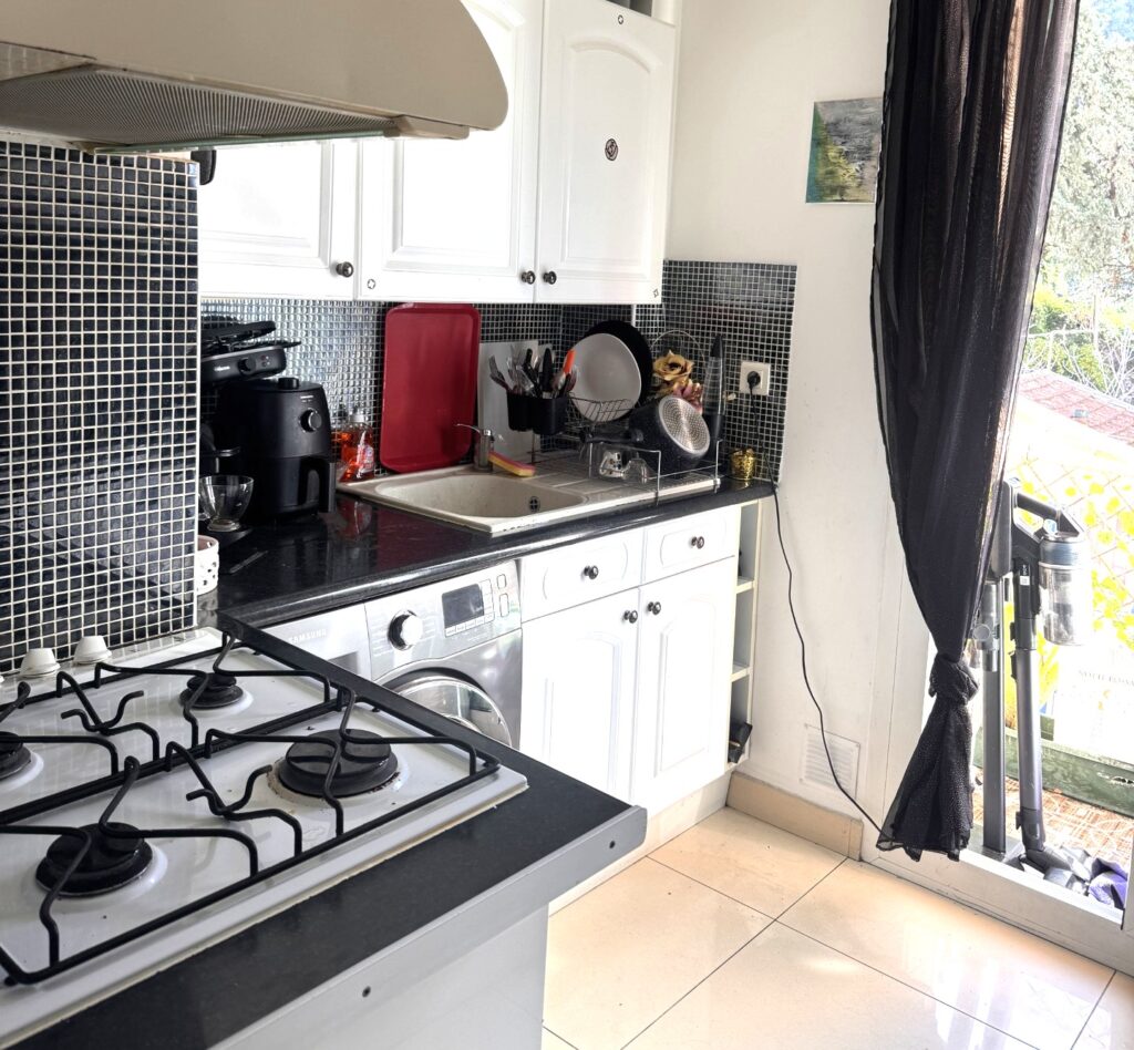 Menton , apartment with terrace ISM Property