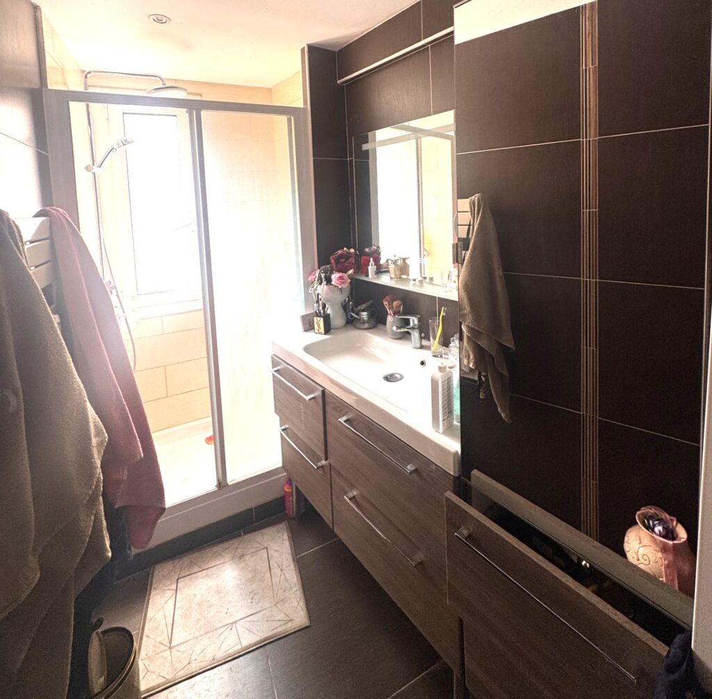 Menton , apartment with terrace ISM Property