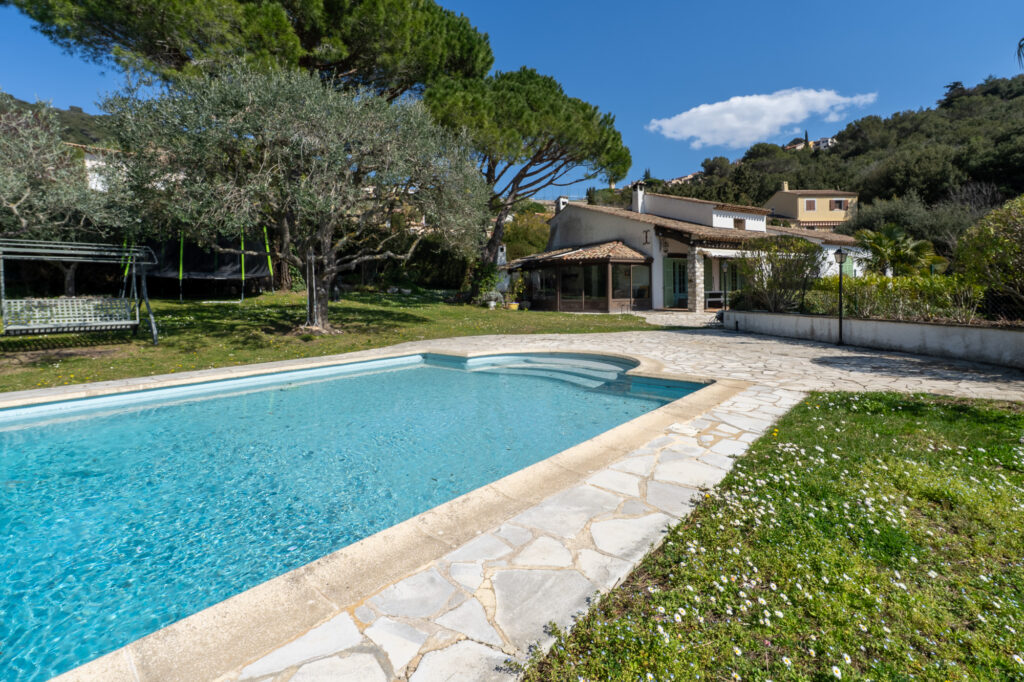 Proche Monaco, basse La Turbie, jardin plat ISM Property