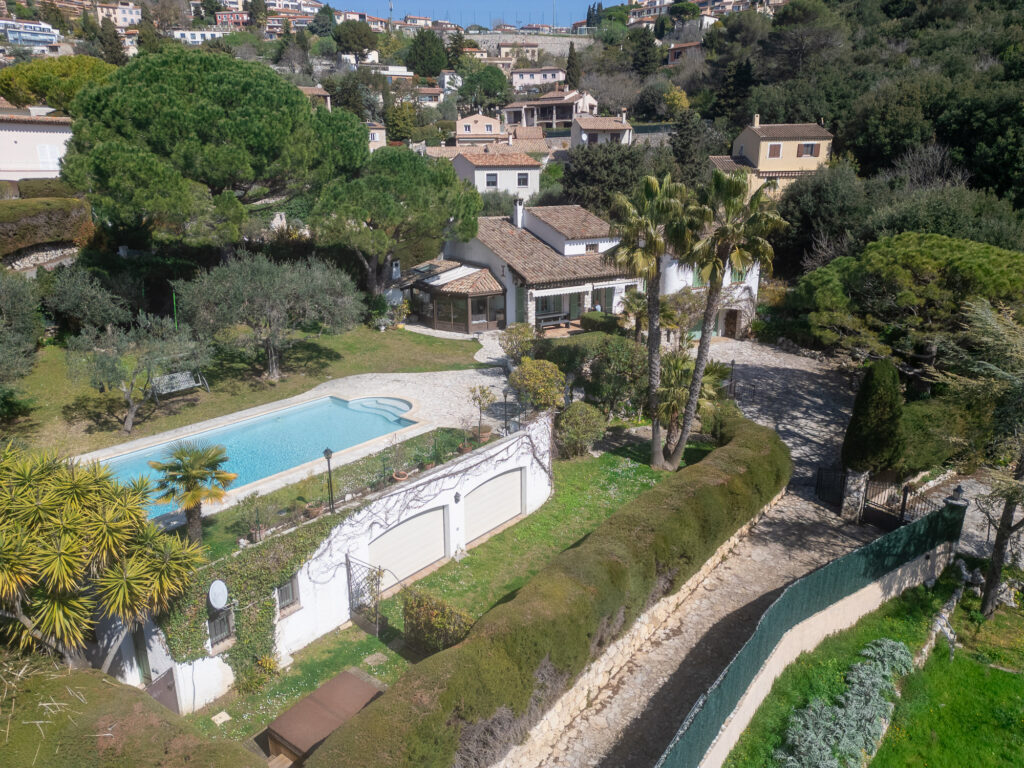 Proche Monaco, basse La Turbie, jardin plat ISM Property